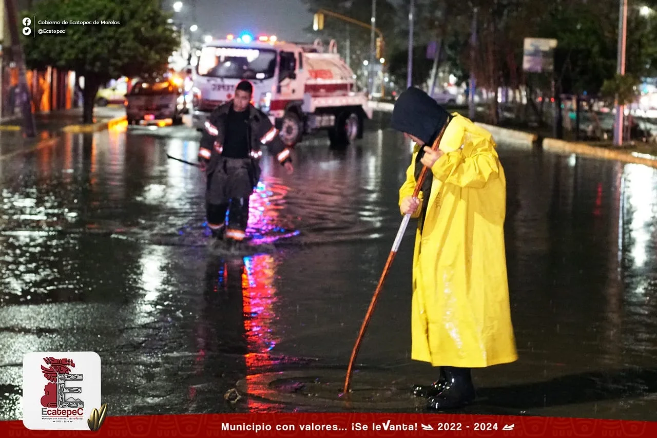 1692481477 Anoche nuestros elementos de la Direccion de Proteccion Civil y jpg