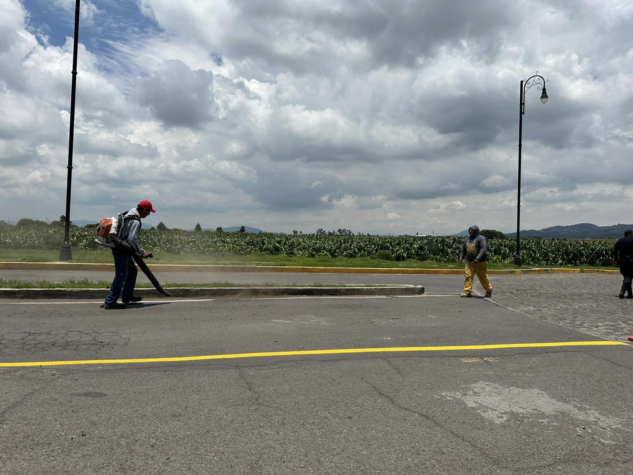 1692483999 839 Seguimos avanzando en el mantenimiento del Boulevard de acceso principal