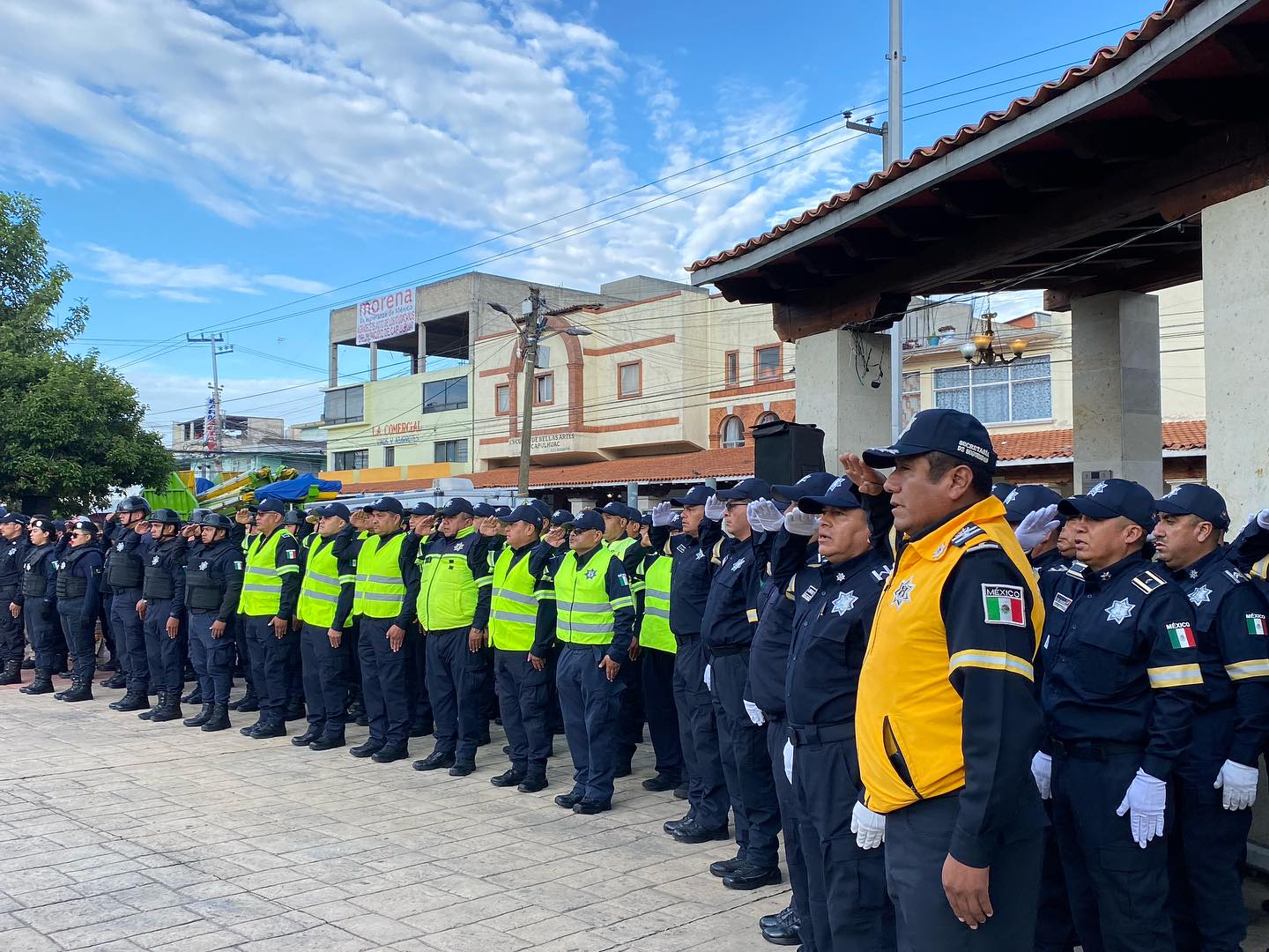 1692633418 871 Iniciamos las Actividades de esta semana con Izamiento de Bandera