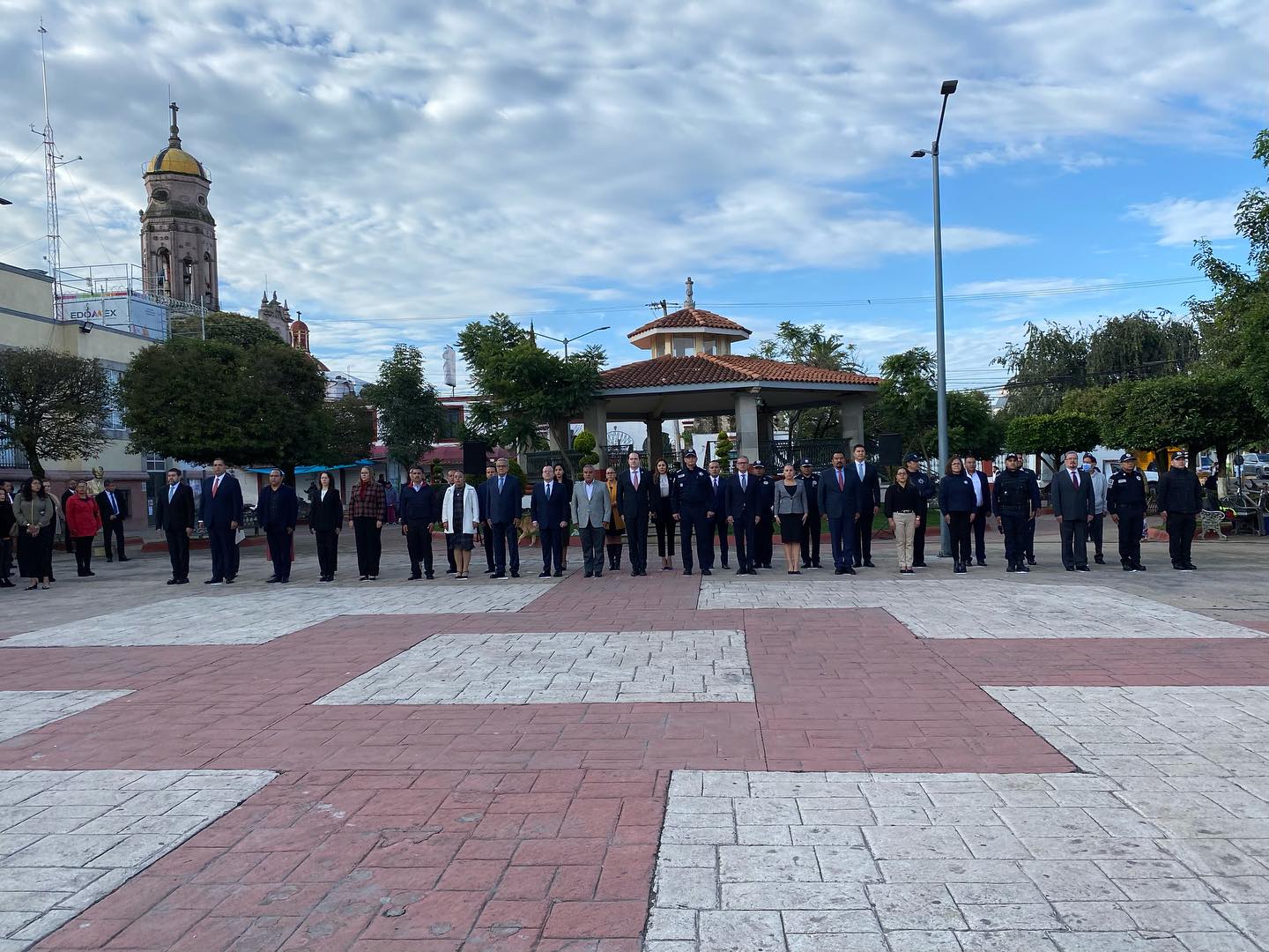 1692633423 387 Iniciamos las Actividades de esta semana con Izamiento de Bandera