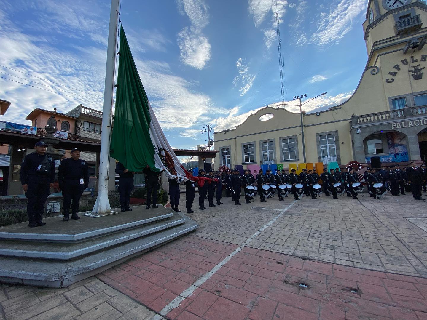 1692633428 440 Iniciamos las Actividades de esta semana con Izamiento de Bandera