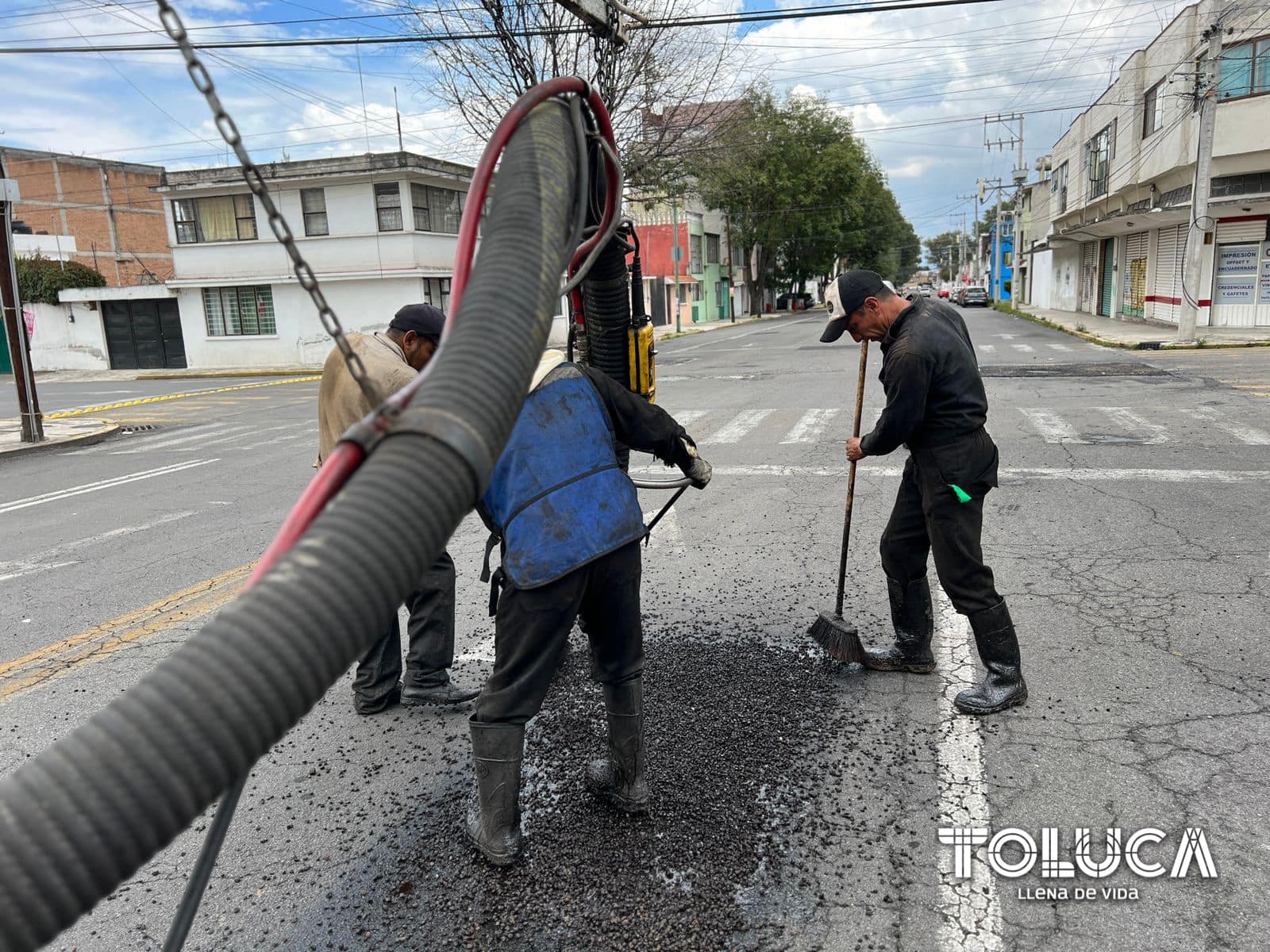 1692648852 Estamos avanzando en nuestro programa de Bacheo2023 en la calle