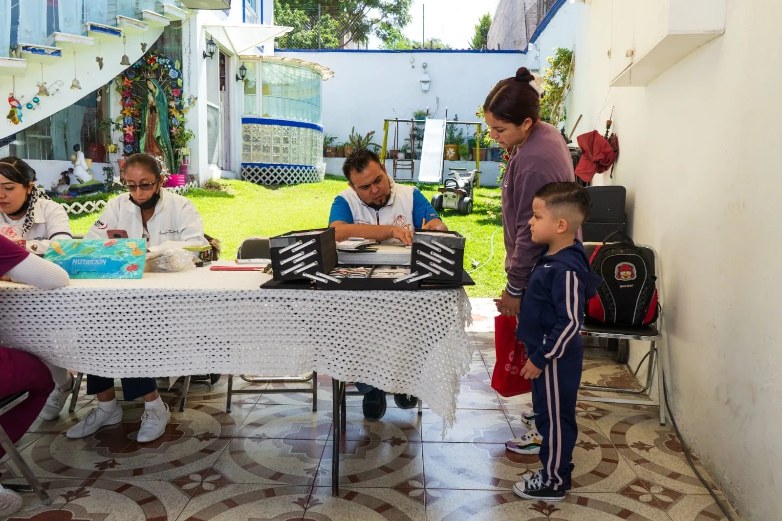 1692737517 GOBIERNO DE CHIMALHUACAN LLEVA ATENCION MEDICA A BARRIOS Y COLONIAS jpg