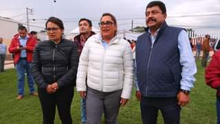 1692742788 La Presidente Municipal Sandra Luz Falcon junto a miembros del