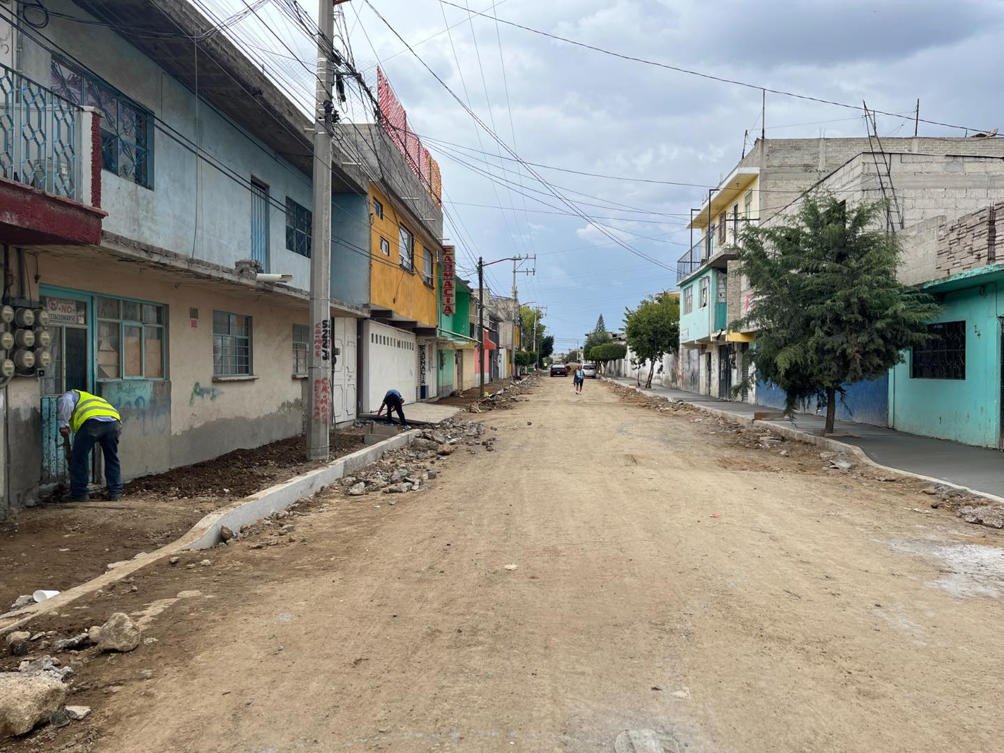 1692971910 298 INFRAESTRUCTURA Se realizan los trabajos de pavimentacion con concreto