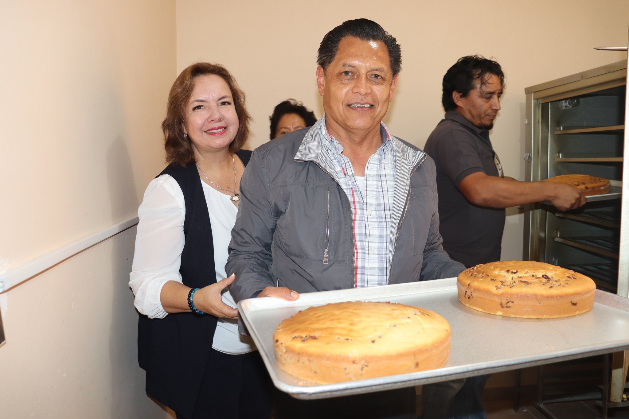 1692988255 614 Entrega de Horno para pan Esta manana el Presidente Municipal