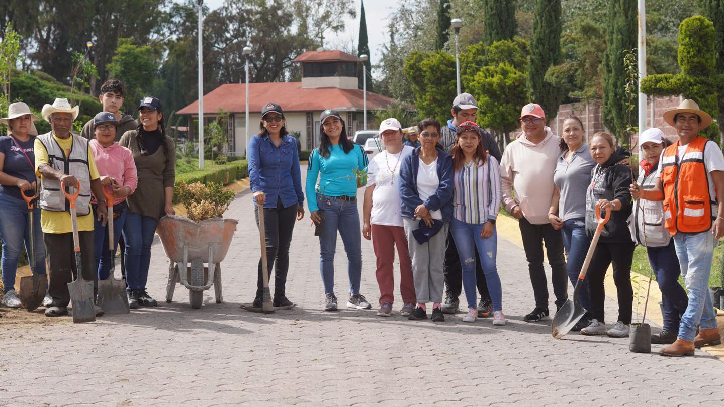 1692989872 REFORESTANDO HUEHUETOCA Con el objetivo de embellecer el entorno