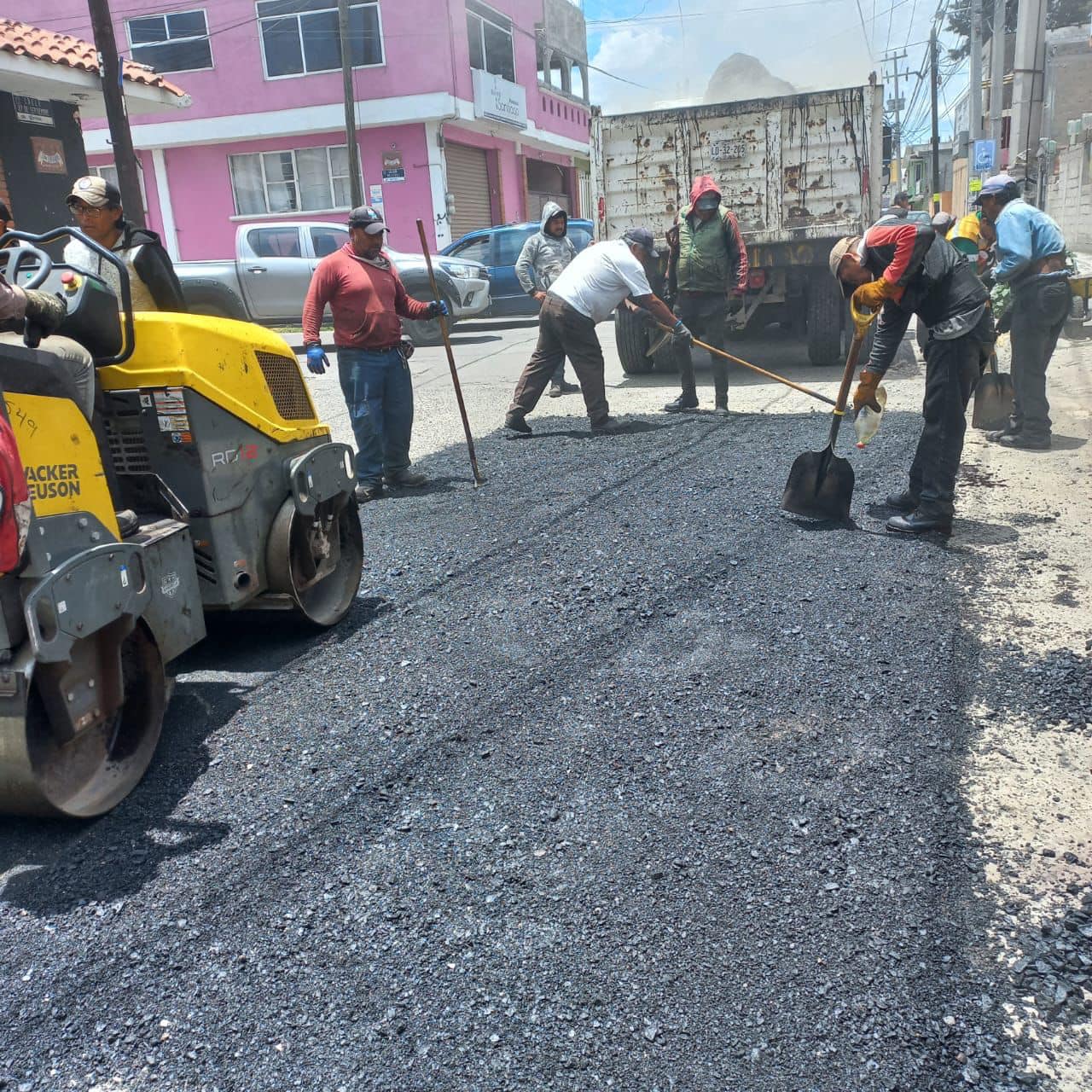 1693003671 Estamos dando todo para terminar con todos los baches de