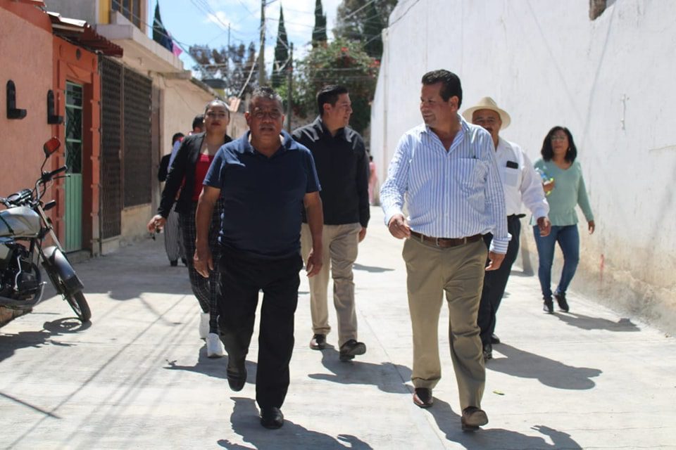 1693053716 893 ¡Las obras siguen en marcha Nuestro Presidente Municipal Hilarion Coronel