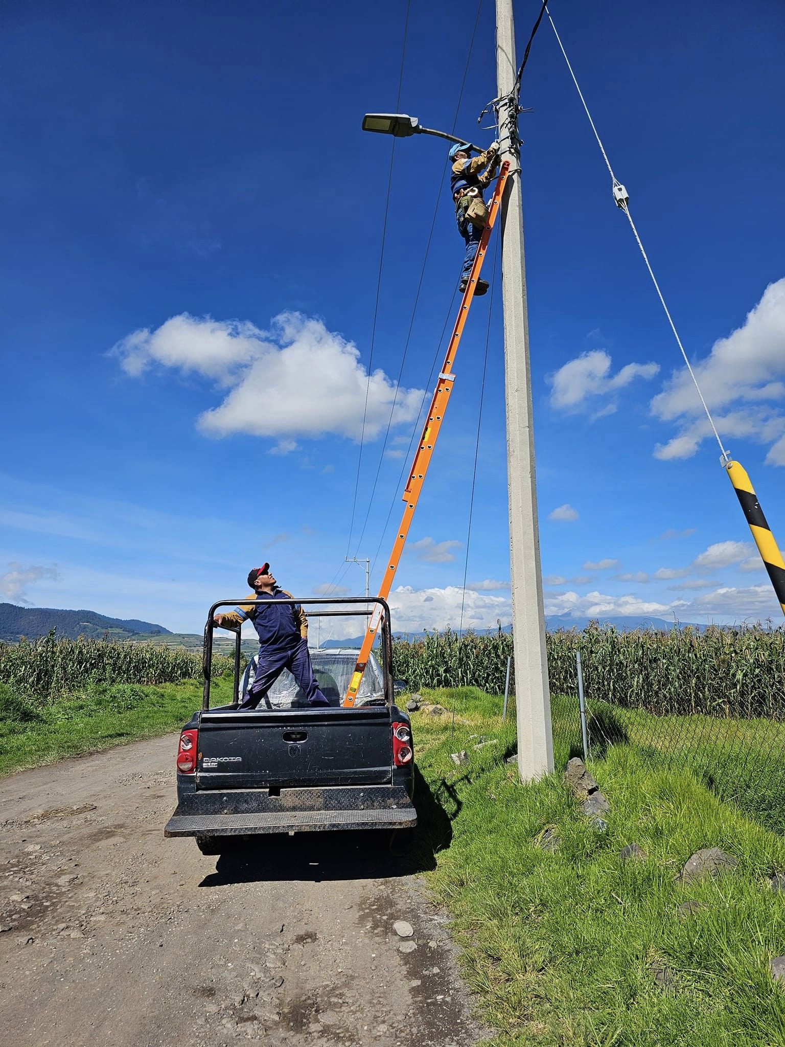 1693064648 696 ¿Tienes fallas en las lamparas electricas de tu calle