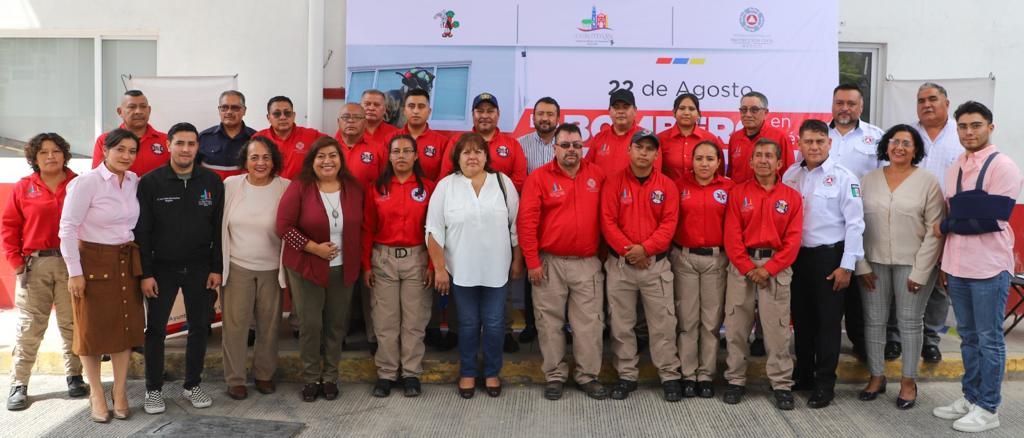 1693069719 30 Con motivo del Dia Nacional del Bombero nuestro presidente Aldo