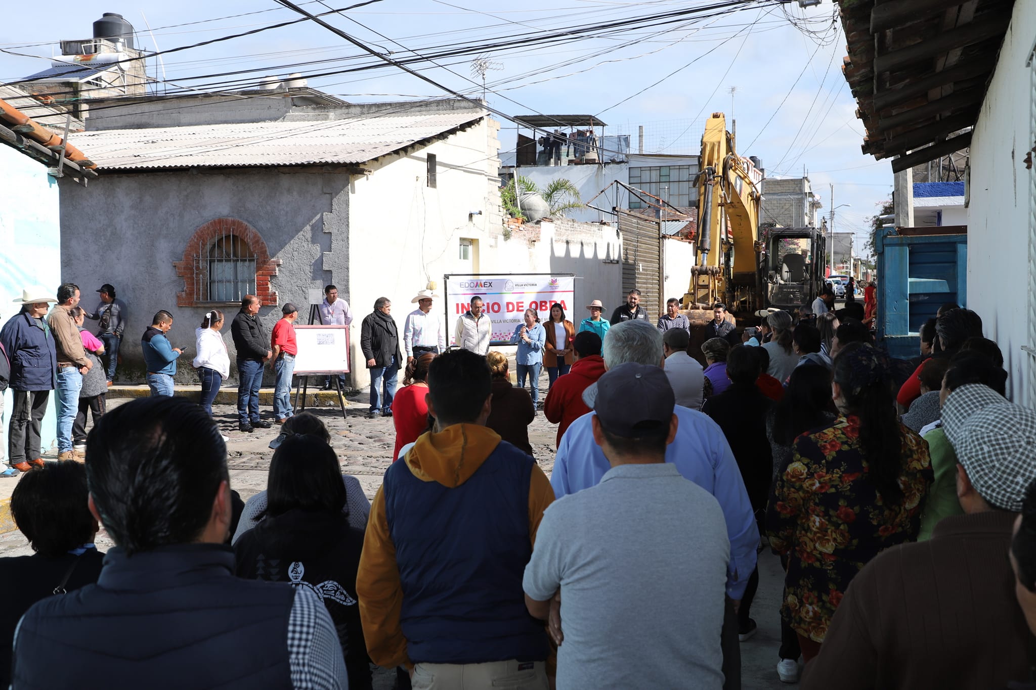 1693071283 42 La Presidenta Municipal Maria Luisa Carmona Alvarado en compania de