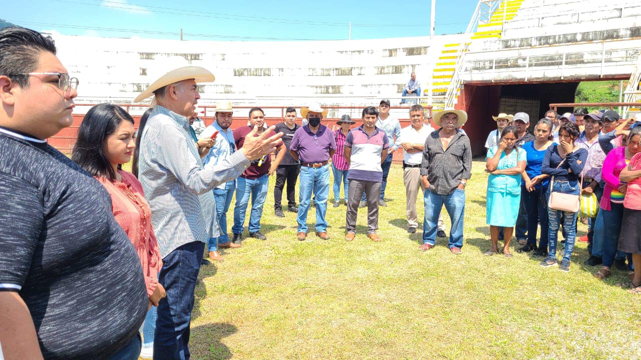 1693086721 7 Agradecemos al presidente Rigoberto Lopez Rivera por esta magna entrega