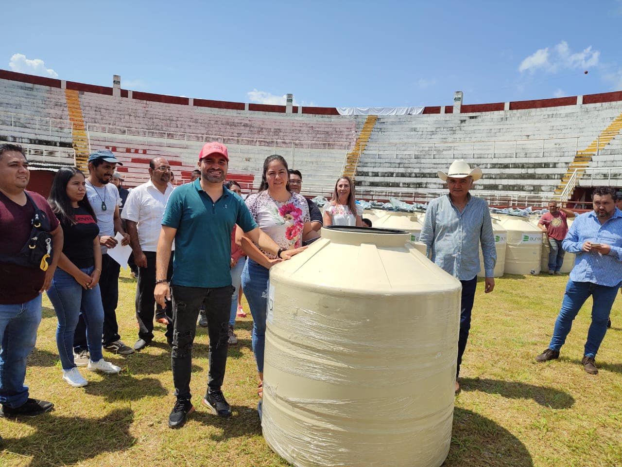 1693086729 623 Agradecemos al presidente Rigoberto Lopez Rivera por esta magna entrega