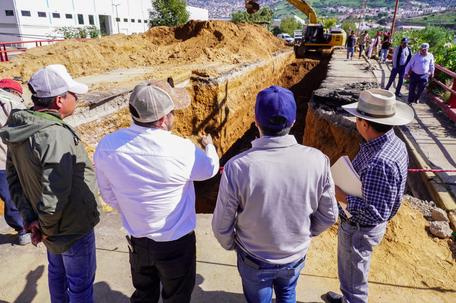 1693089191 838 Esta manana el presidente TonyRodriguez acudio a supervisar los trabajos