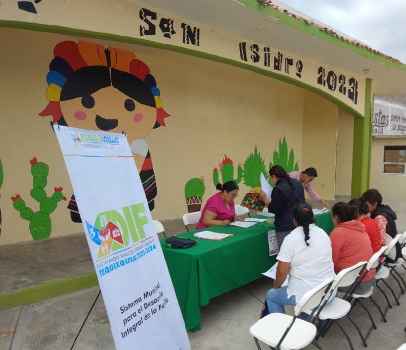 1693172098 348 El SMDIF hace entrega de lentes GRATUITOS donados por el