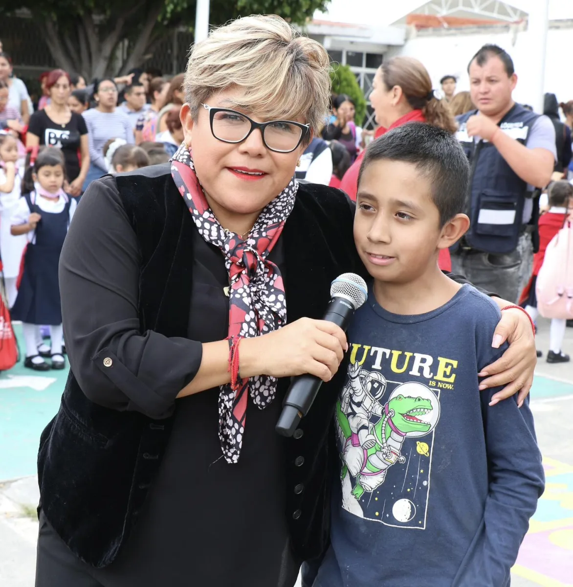 1693254075 487 EDUCACION La Presidenta Municipal Cristina Gonzalez Cruz realiza la