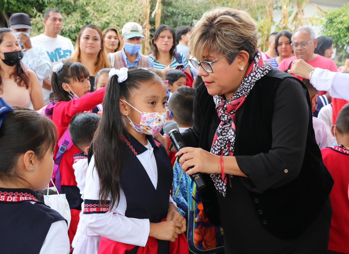 1693254083 190 EDUCACION La Presidenta Municipal Cristina Gonzalez Cruz realiza la