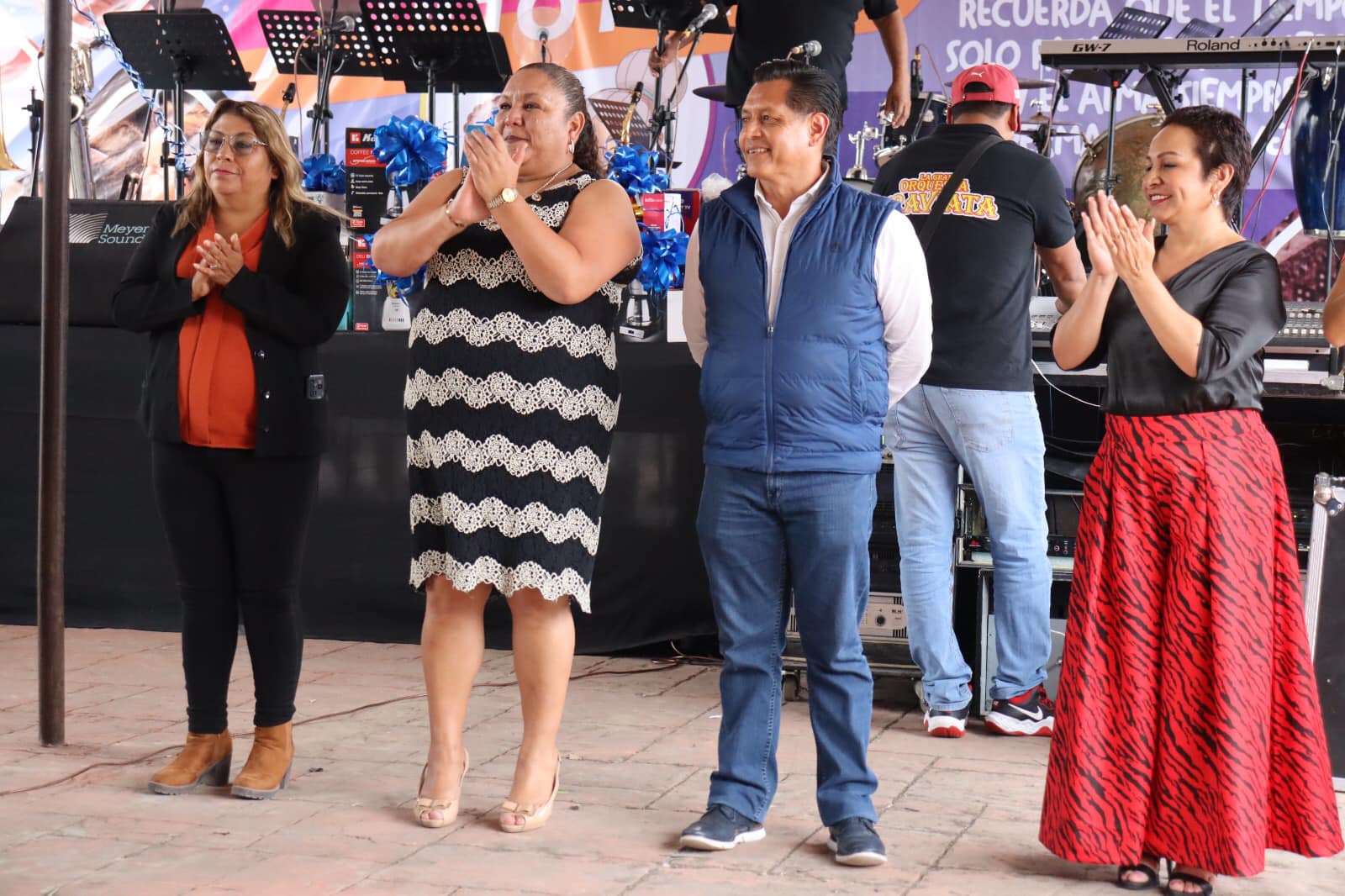 1693313424 475 Festejo a los abuelitos en su dia El H Ayuntamiento