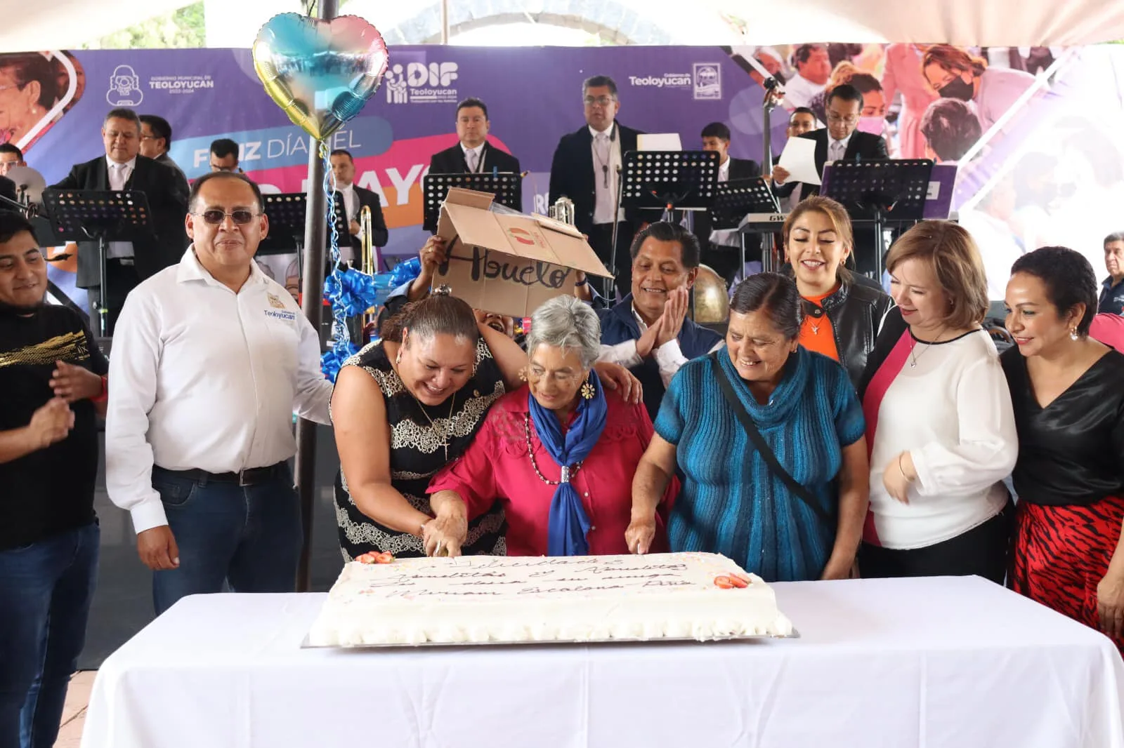 1693313454 Festejo a los abuelitos en su dia El H Ayuntamiento jpg