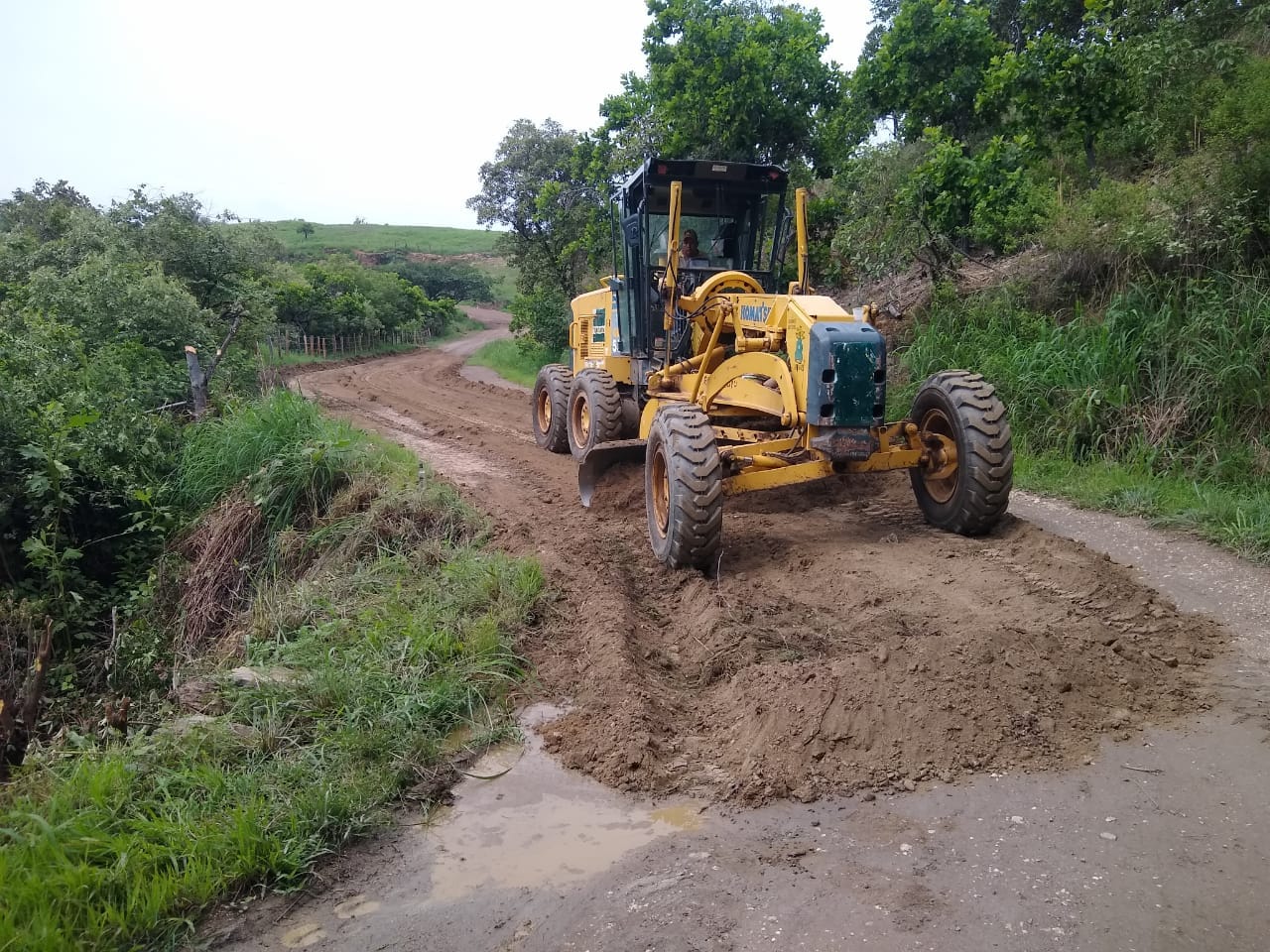 1693317244 674 Nuestra prioridad los caminos de terraceria por ello seguimos rastreando