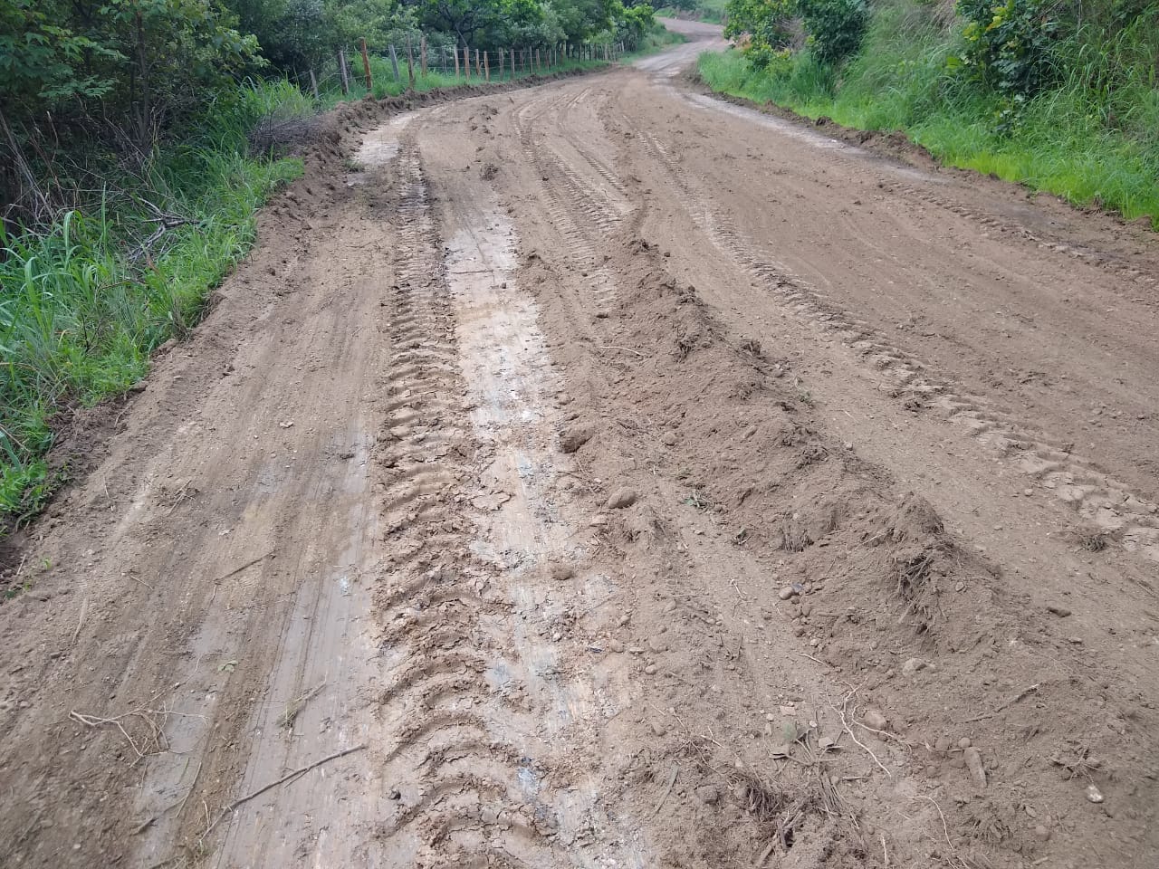 1693317262 Nuestra prioridad los caminos de terraceria por ello seguimos rastreando