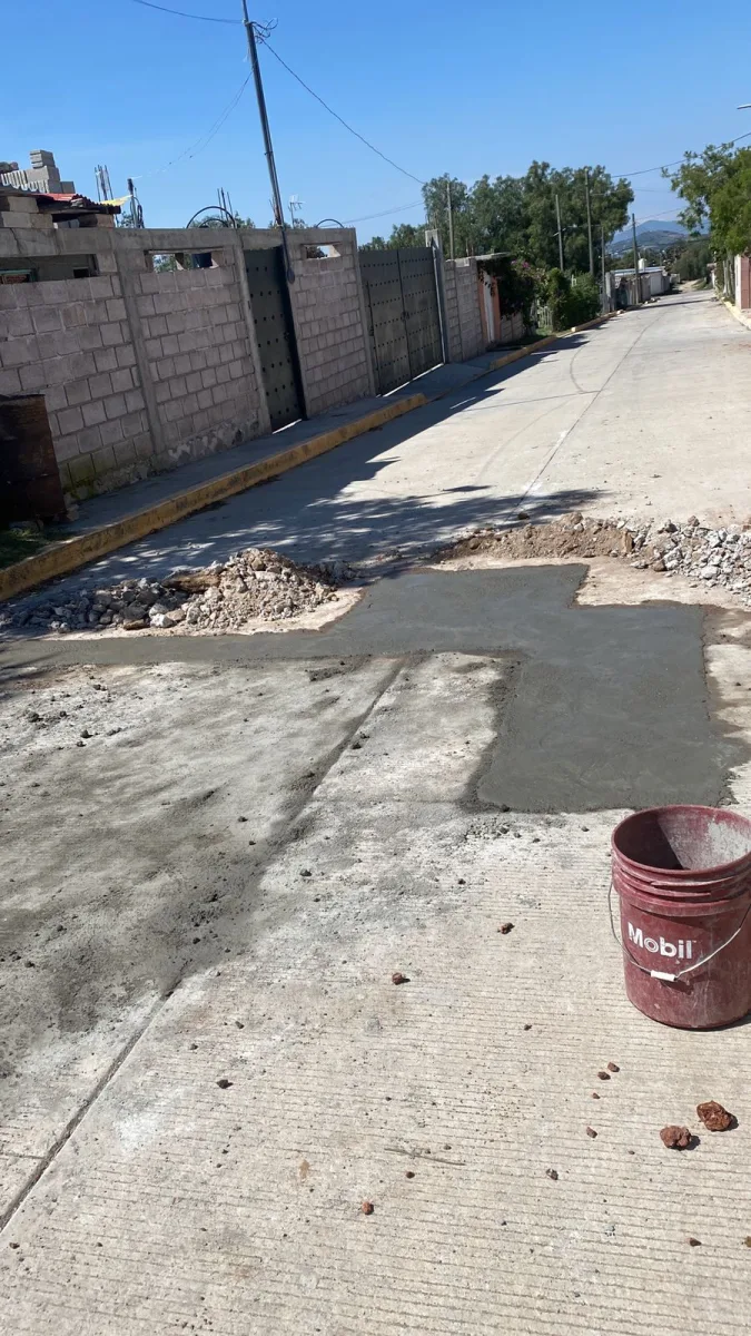 1693340490 491 Trabajos de bacheo en Nopaltepec y San Miguel Atepoxco El