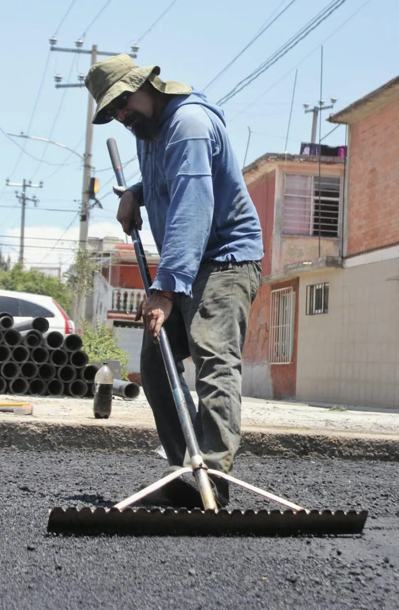 1693400716 188 ObrasPublicas Continuamos rehabilitando nuestras vialidades con trabajos de