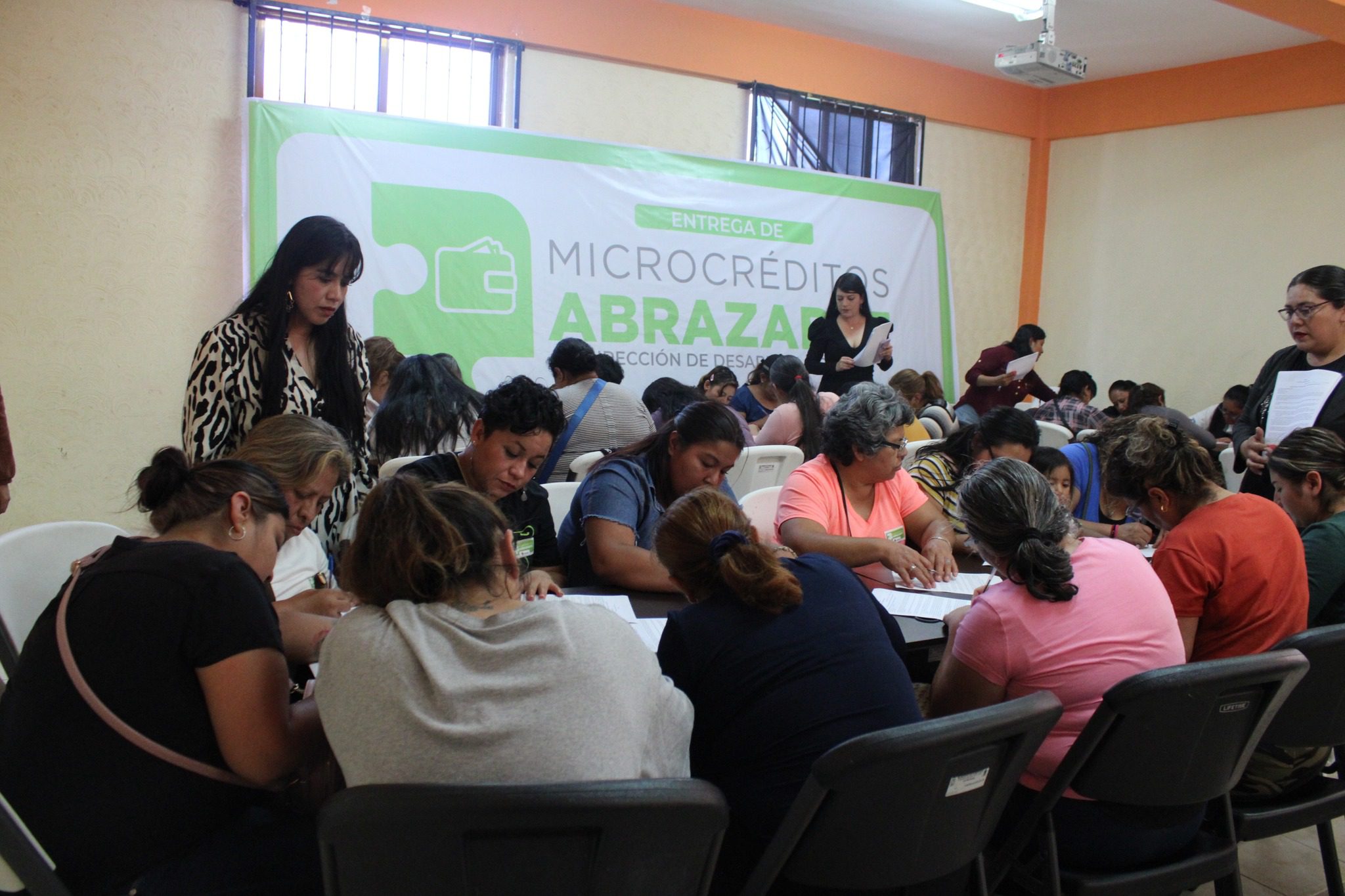 1693417665 357 ¡Buenas noticias Zumpanguenses Se realizo la entrega del programa Microcredit