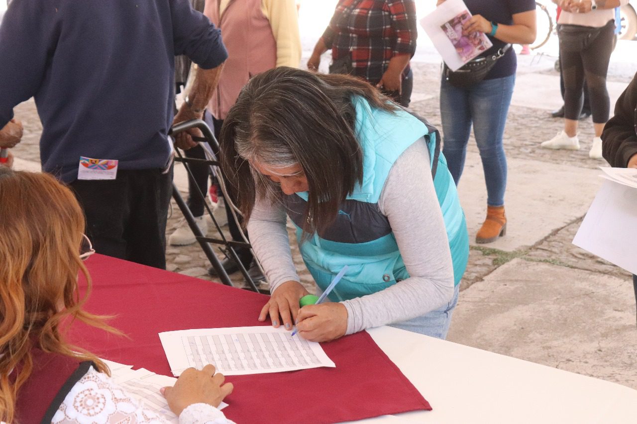 1693435686 193 Familias de la cabecera municipal de Acolman recibieron despensas totalmente