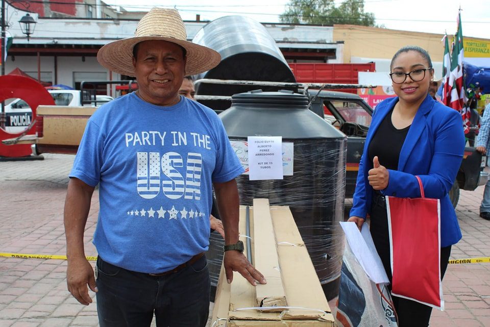 1693487357 451 Esta tarde se realizo la entrega de los Tinacos y