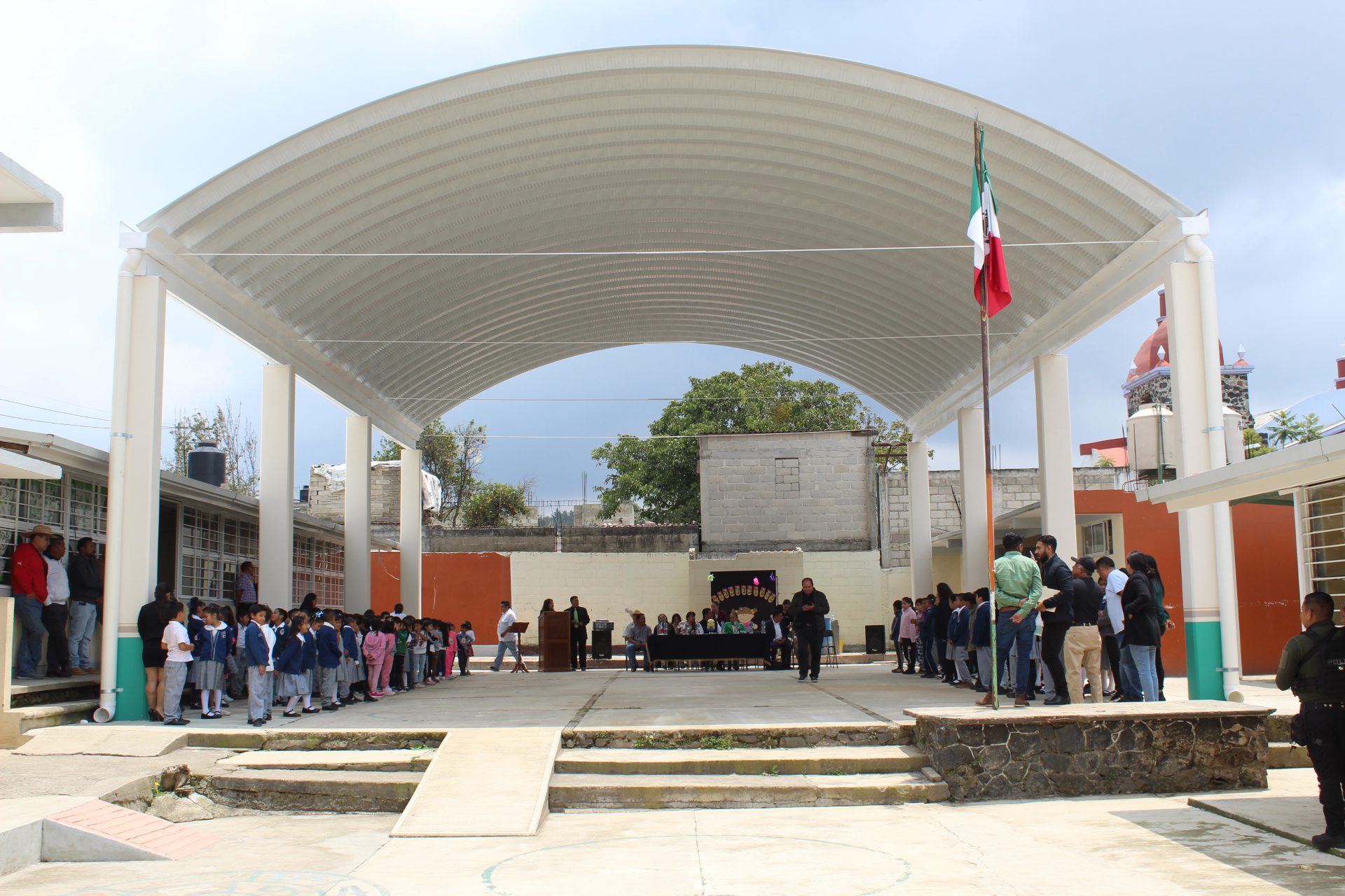 1693516915 291 31 de agosto Entrega de Techumbre en la Escuela