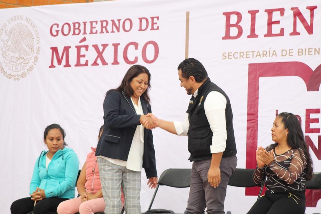 ANUNCIA XOCHITL FLORES AUMENTO DE APOYO A ALUMNOS DE EDUCACION