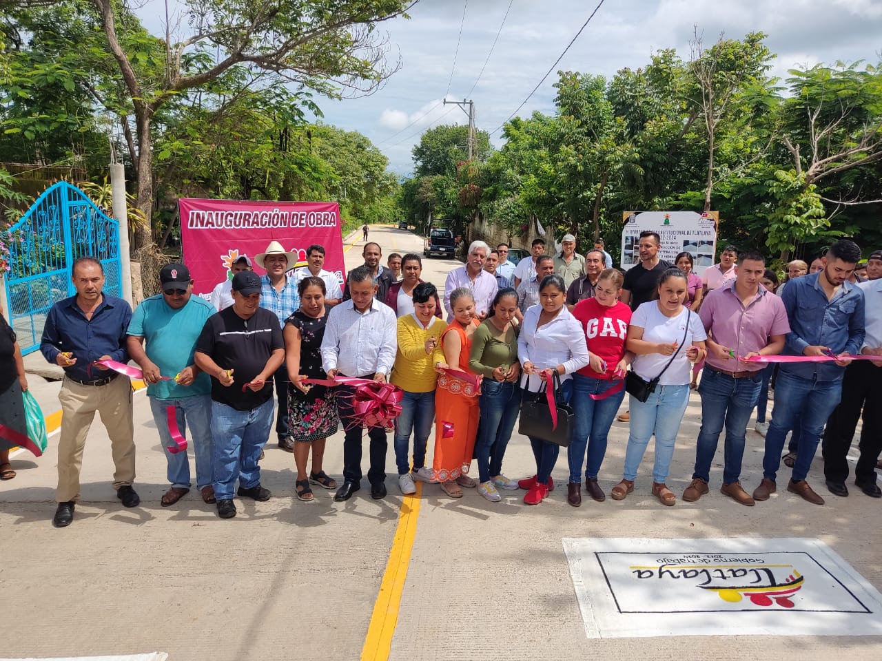 ENTREGA CHOFO OTRA PAVIMENTACION AHORA EN CRUZ DEL NORTE