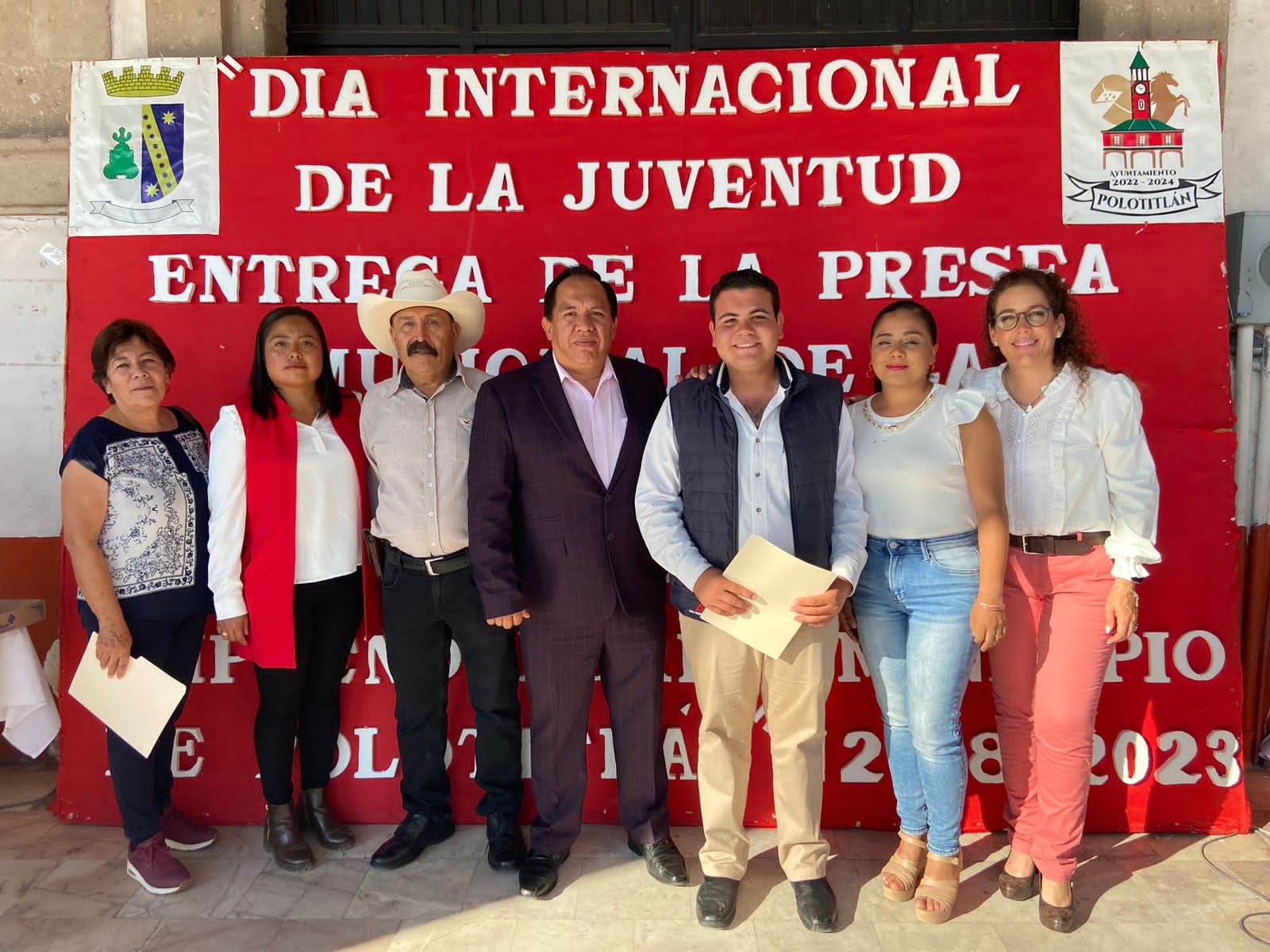 ENTREGAN PRESEA JUVENIL EN POLOTITLAN