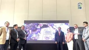 El presidente municipal TonyRodriguez presente en Bogota Colombia para recibir jpg