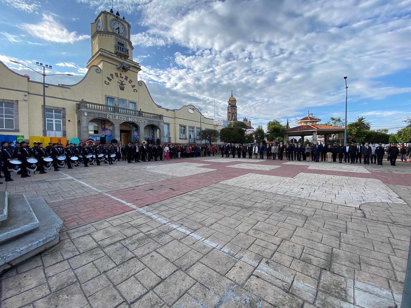 Iniciamos las Actividades de esta semana con Izamiento de Bandera