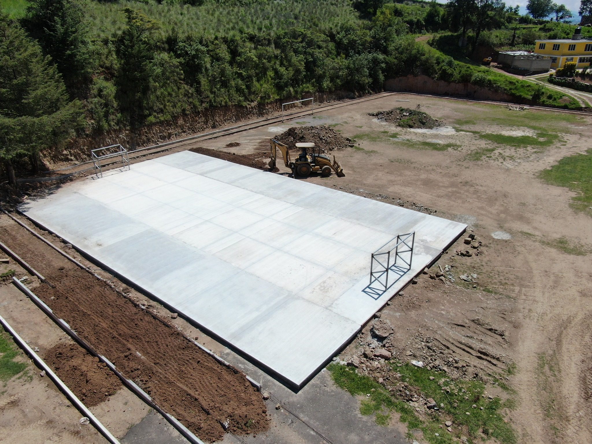 La construccion del area deportiva en la colonia Agricola Analco