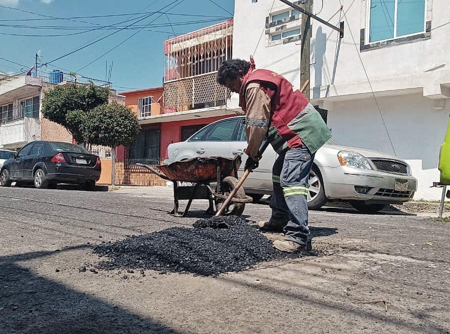 ObrasPublicas Continuamos rehabilitando nuestras vialidades con trabajos de