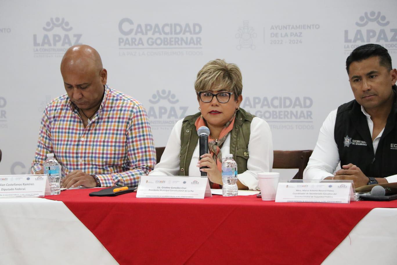 SEGURIDAD La Presidenta Municipal Cristina Gonzalez Cruz encabeza la