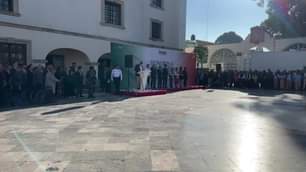 Se realizan los Honores a la Bandera en la