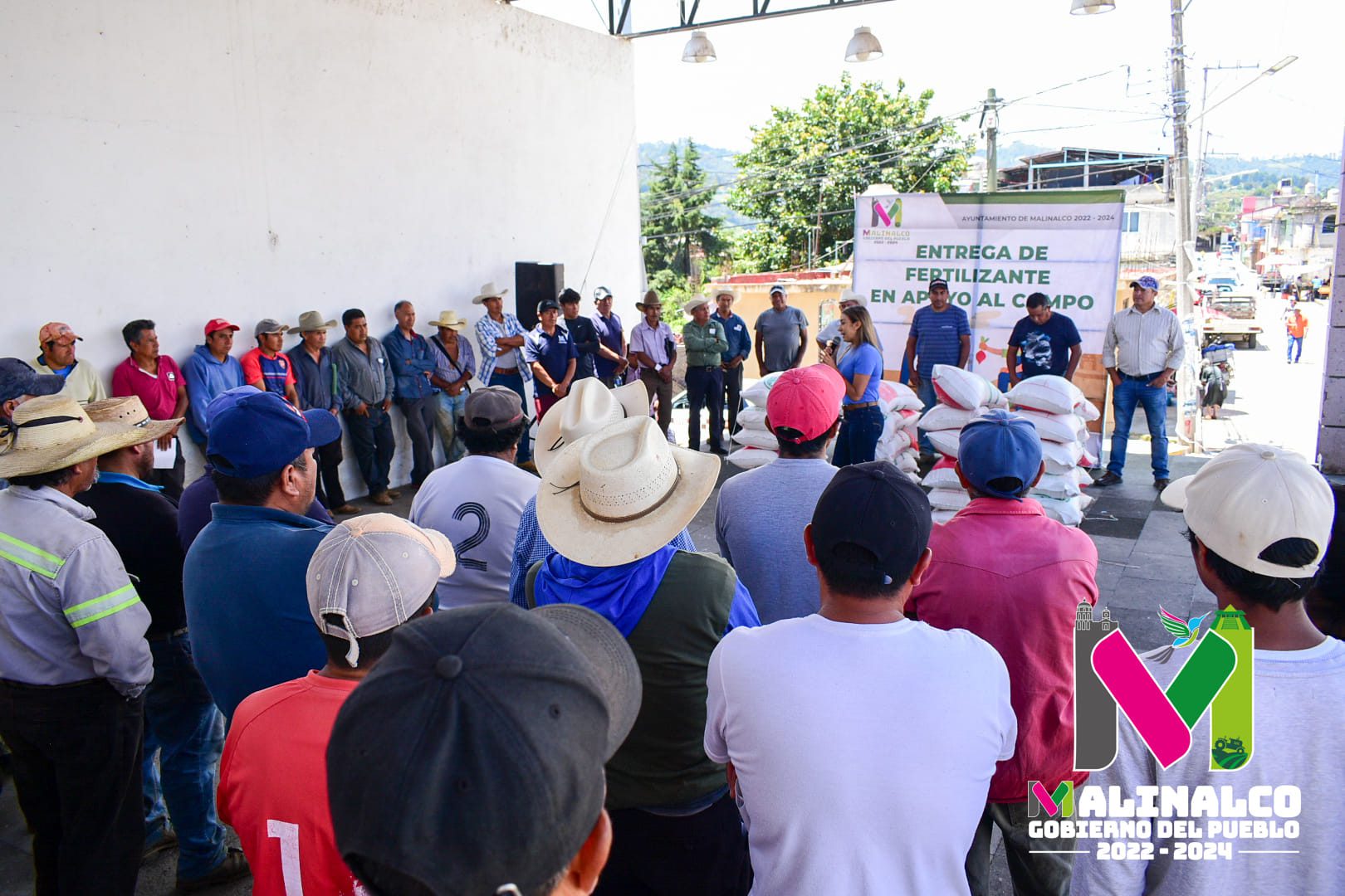 Seguimos entregando fertilizantes a las y los campesinos de nuestro