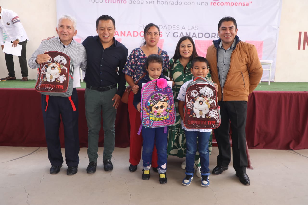 ¡Celebrando el esfuerzo y dedicacion de nuestros estudiantes Hoy en