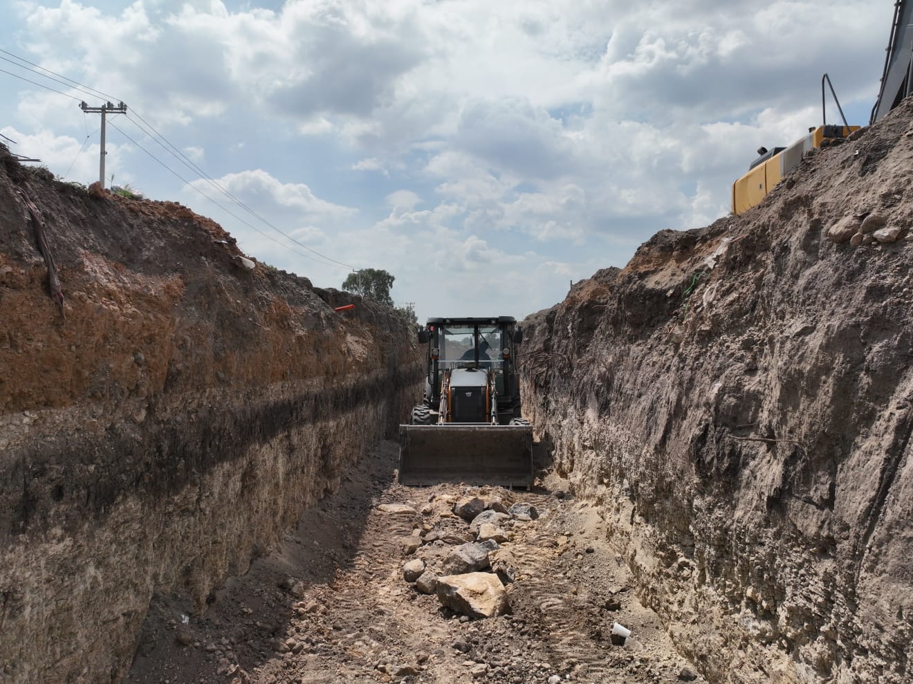 ¡En marcha La construccion del drenaje sanitario en la comunidad