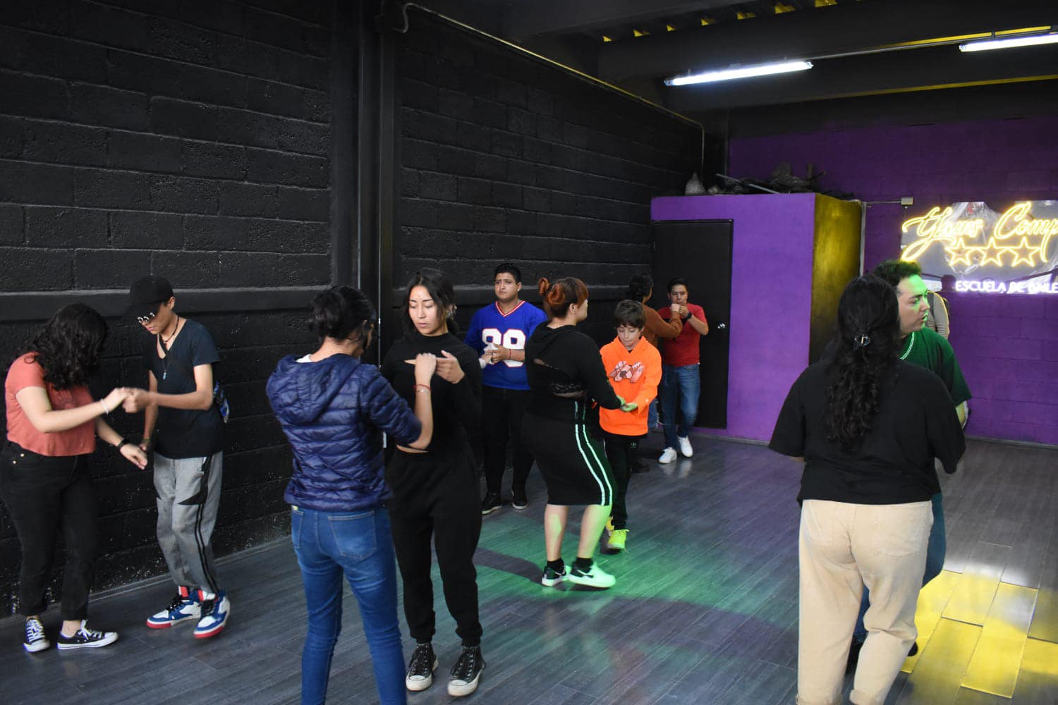 ¿Te perdiste el primer dia del taller juvenil de baile