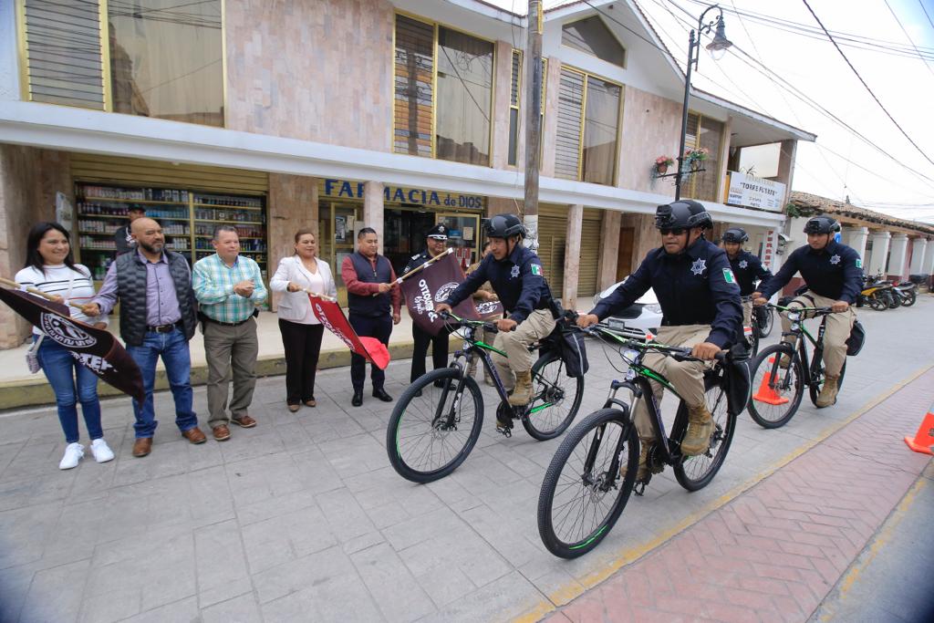 1693600348 846 Con entrega de equipamiento tactico computo y bicicletas vamos por