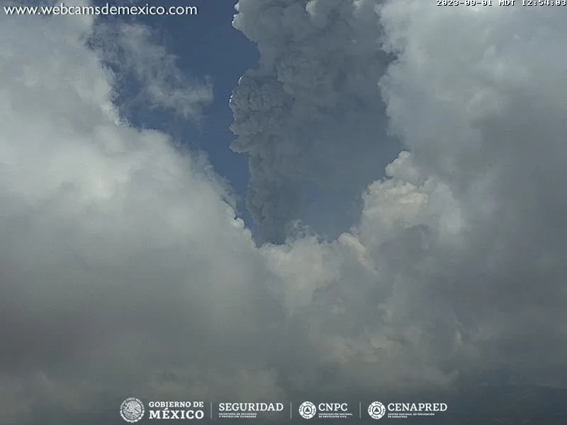 1693608791 EL SEMAFORO DE ALERTA VOLCANICA PERMANECE EN AMARILLO FASE 2 jpg