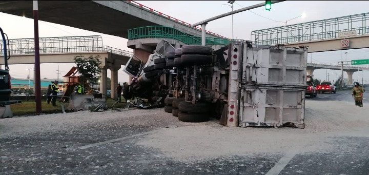 1693674580 672 Aviso a la ciudadania Se mantiene cerrada parcialmente la carretera