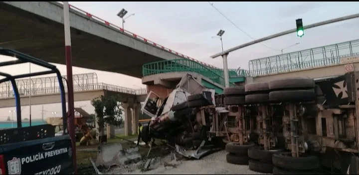 1693674594 Aviso a la ciudadania Se mantiene cerrada parcialmente la carretera jpg