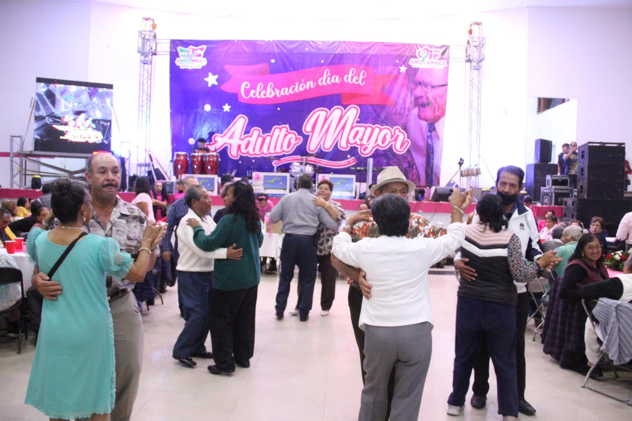 1693695696 544 Nuestras abuelitas y abuelitos Amecamequenses disfrutaron de una tarde llena